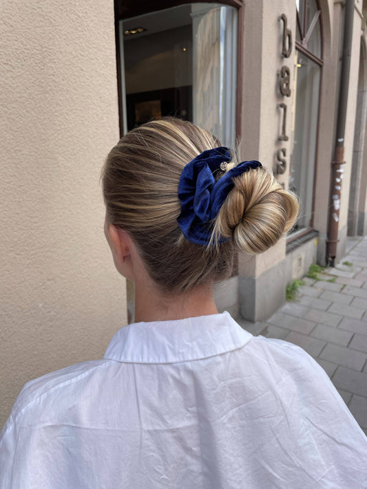 Velvet Scrunchie - Evening Blue - Hermine Hold